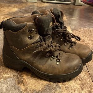 Ozark trail men’s hiking boots size 7 1/2